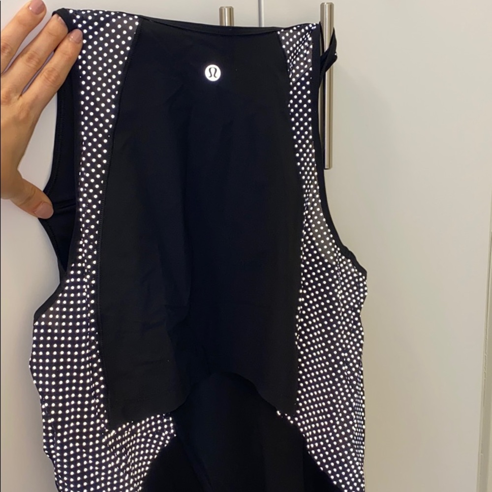 Lululemon reflective tank